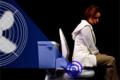 Intelligent toilet incorporates a 'fan deodorant'