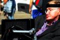 Stephen Hawking offers a solution to prevent artificial intelligence from dominating people