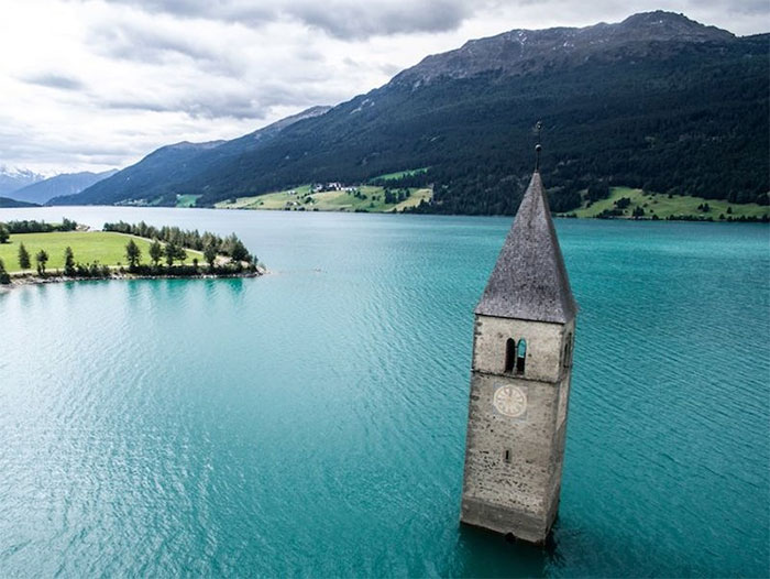 Picture 1 of 10 abandoned buildings are naturally 'occupied'