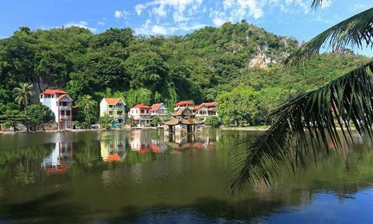 Picture 1 of 10 best destinations in Vietnam in foreign newspapers