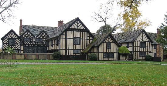 Picture 7 of 10 buildings with huge volumes that people have ever moved