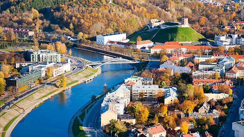 Picture 9 of 10 cities in the world 'least to work' people