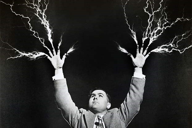 Picture 5 of 10 disastrous misconceptions about lightning