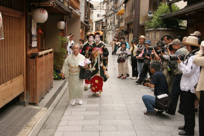 Picture 4 of 10 facts about geisha that you're not sure about