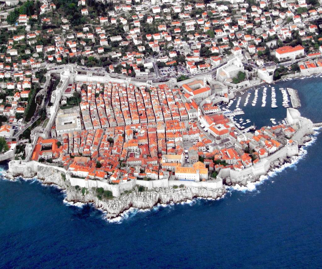 Picture 6 of 10 famous tourist cities from above