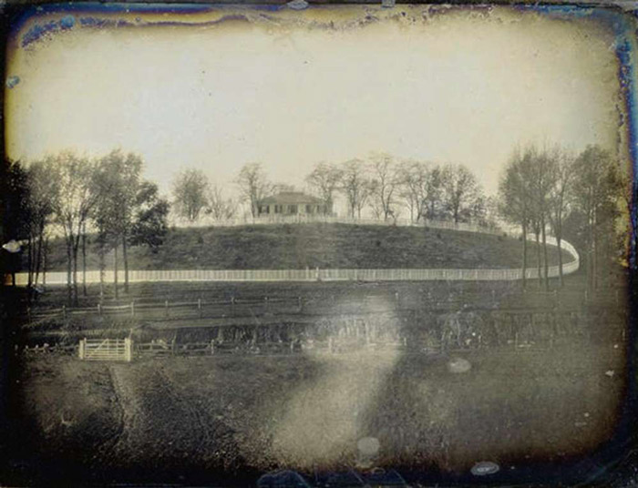 Picture 4 of 10 'first photos' in human photography history