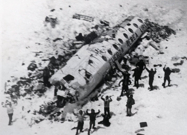 Picture 10 of 10 horrific plane accidents in sports