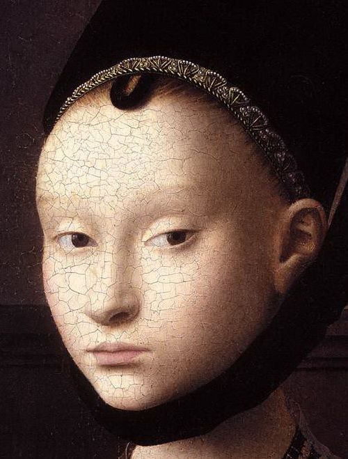 Picture 9 of 10 horror beauty trends that made women in ancient times crazy