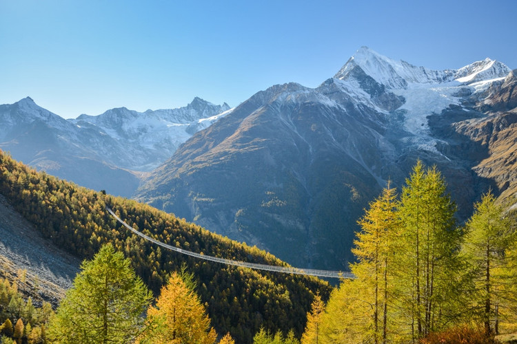 Picture 1 of 10 impressive suspension bridges in the world