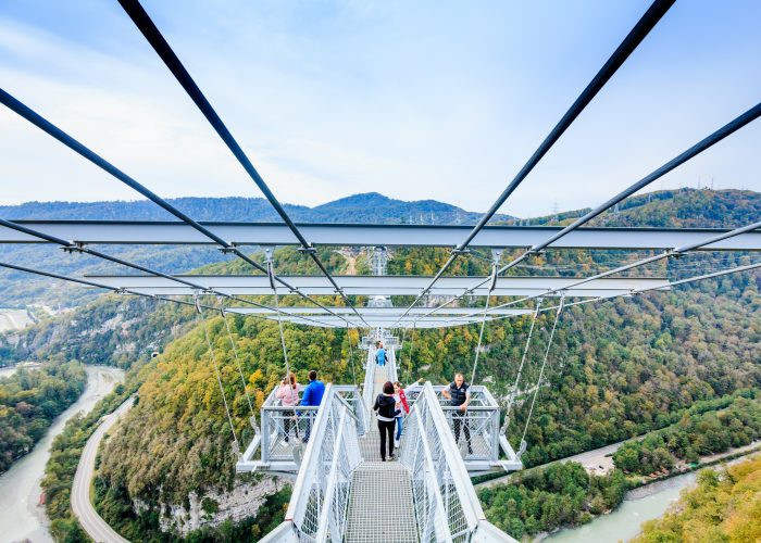 Picture 4 of 10 impressive suspension bridges in the world