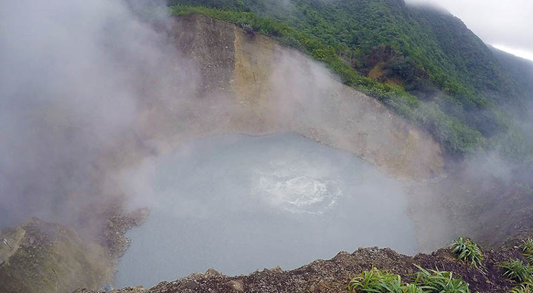 Picture 6 of 10 lakes are beautiful but can kill people