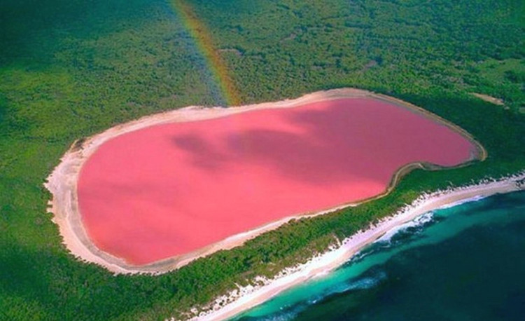 Picture 9 of 10 lakes are beautiful but can kill people