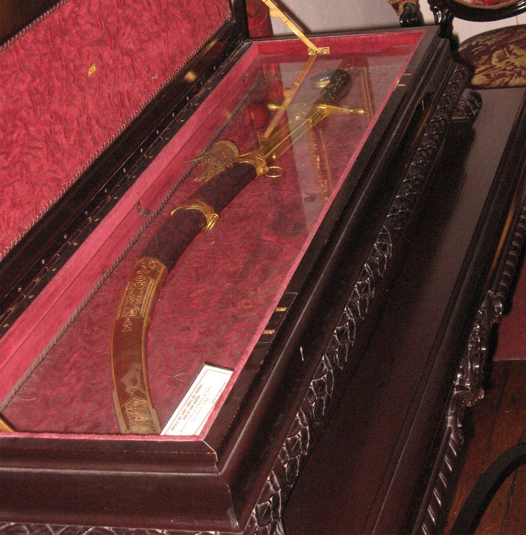 Picture 2 of 10 legendary swords in world history