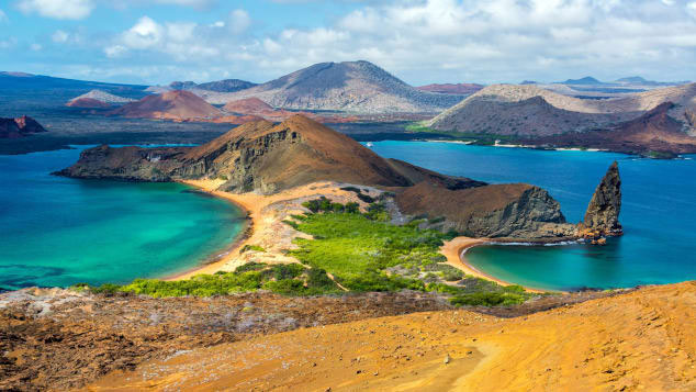 Picture 2 of 10 most beautiful islands in the world not to be missed