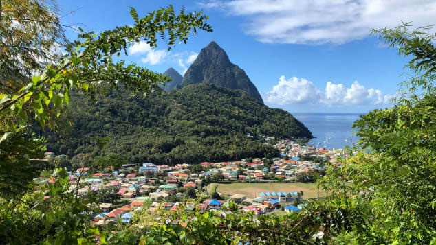 Picture 3 of 10 most beautiful islands in the world not to be missed