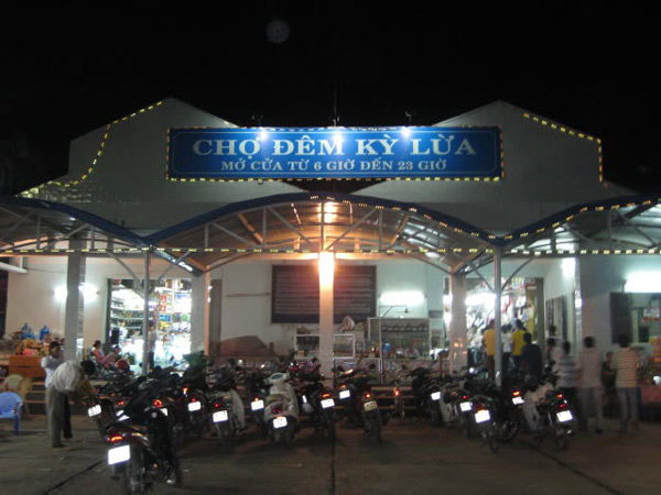 Picture 1 of 10 most famous night market in Vietnam