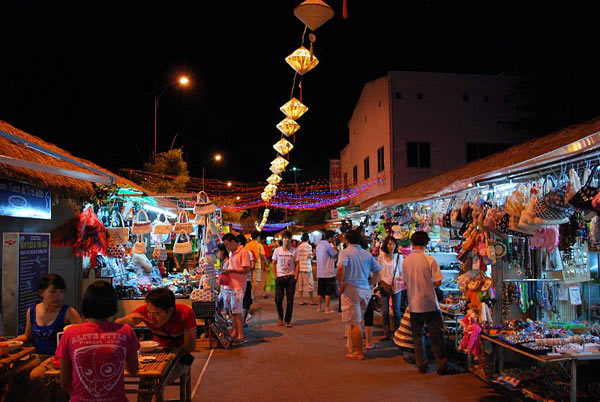 Picture 8 of 10 most famous night market in Vietnam