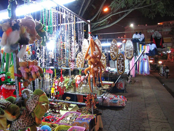 Picture 9 of 10 most famous night market in Vietnam