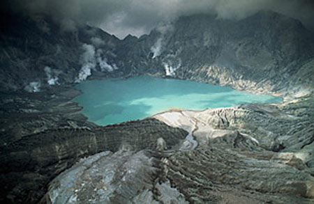 Picture 10 of 10 most frightening volcanoes in the world