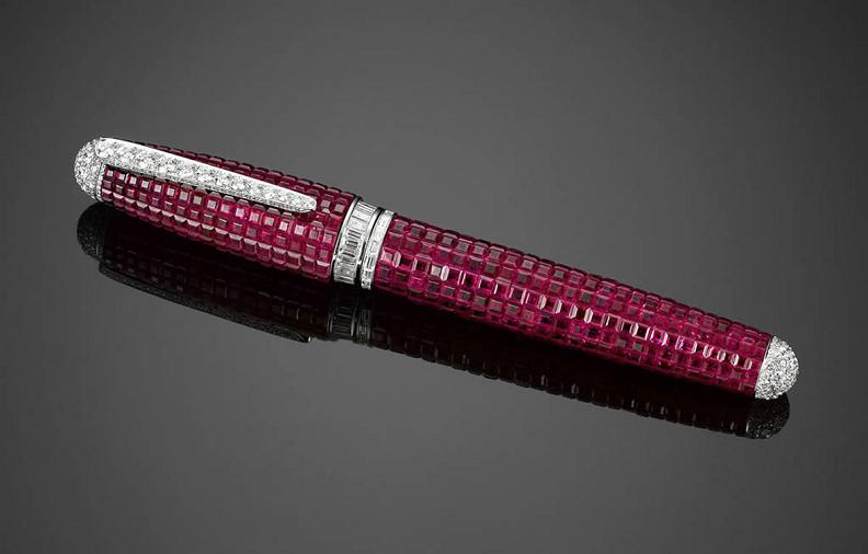 Picture 5 of 10 most luxurious but useless items in the world