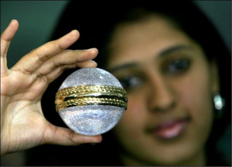 Picture 7 of 10 most luxurious but useless items in the world