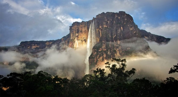 Picture 1 of 10 most majestic waterfalls on the planet