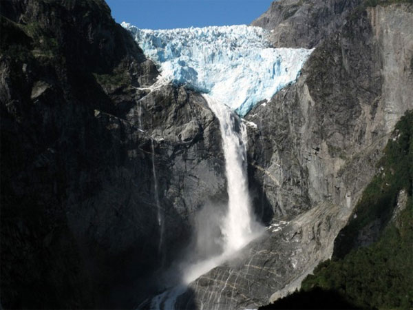 Picture 8 of 10 most majestic waterfalls on the planet