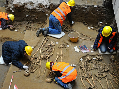 Picture 5 of 10 mysterious mass graves