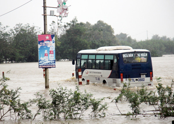 Picture 1 of 10 people died in the Central flood