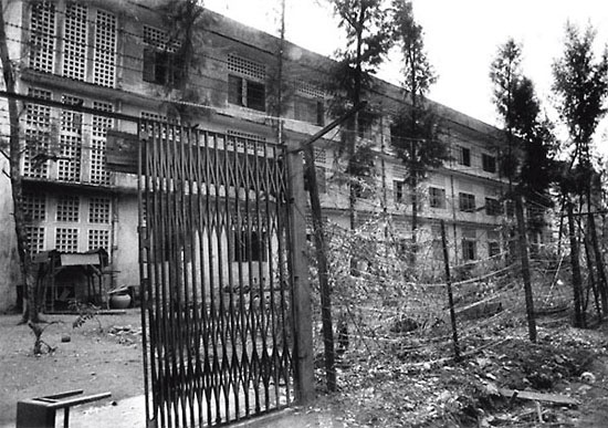 Picture 9 of 10 scary locations in the world