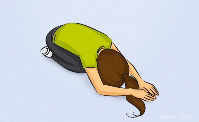 Picture 8 of 10 simple exercises for energetic mornings