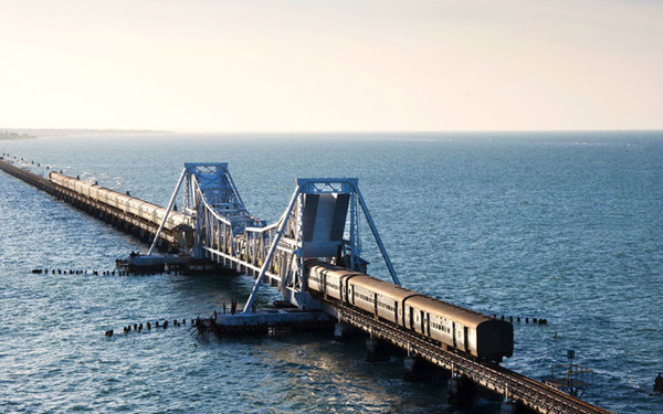 Picture 10 of 10 train trips to challenge visitors' courage