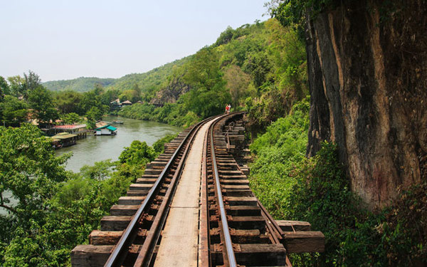 Picture 6 of 10 train trips to challenge visitors' courage