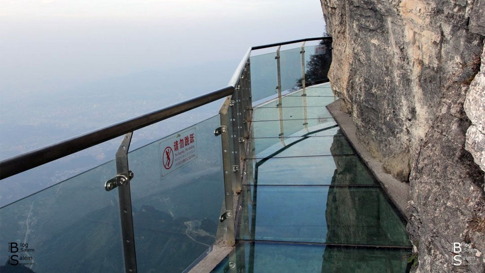 Picture 7 of 10 world famous glass bridges