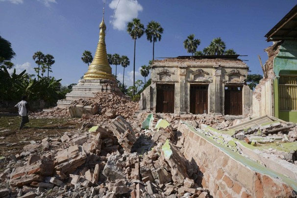 Picture 1 of 100 people injured in earthquakes in Myanmar