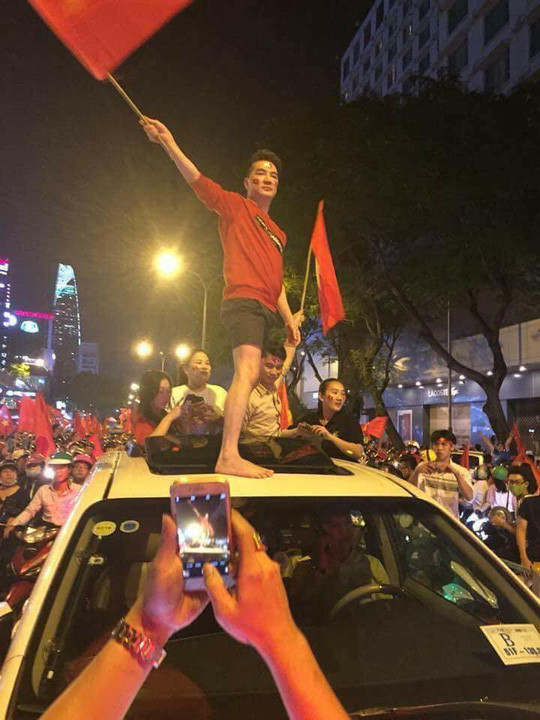 Picture 12 of 1,001 Vietnamese cheering style U23