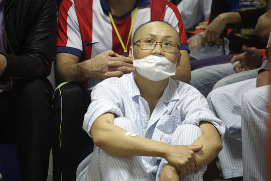 Picture 3 of 1,001 Vietnamese cheering style U23