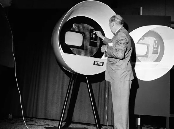 Picture 8 of 11 incredible 'inventions' come from the past