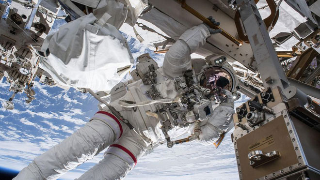 Picture 10 of 11 overwhelming photos of NASA astronauts