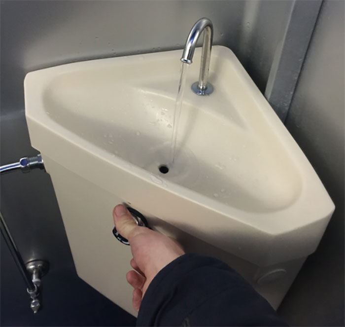 Picture 6 of 11 strange innovations that substances only exist in Japan