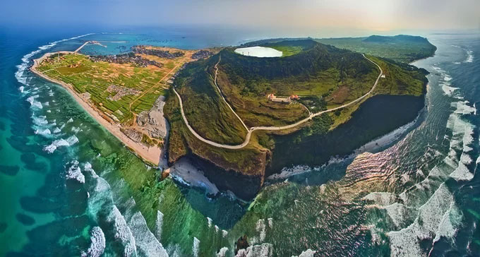 Picture 10 of 12 impressive Vietnamese images from above