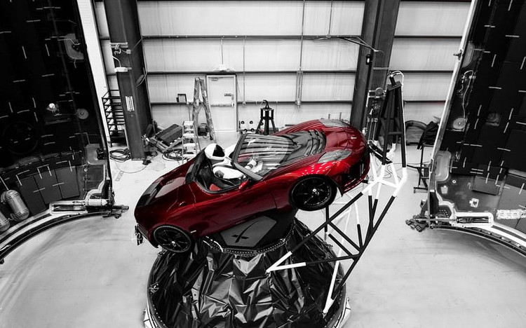 Picture 2 of 12 things you may not know about SpaceX's Falcon Heavy missile