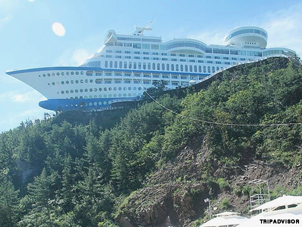 Picture 6 of 12 unbelievable floating hotels exist in the world
