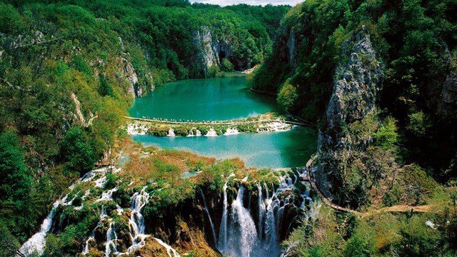 Picture 1 of 12 unique natural heritage of the world