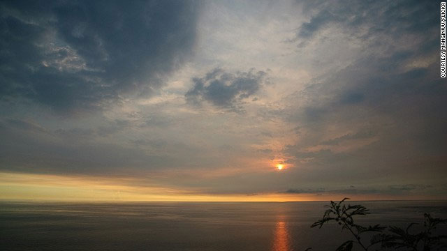 Picture 9 of 12 views of the most beautiful sunset on the planet