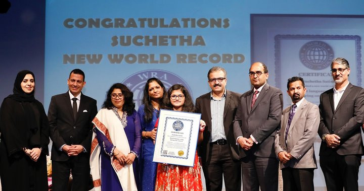Picture 1 of 12-year-old girl set a Guinness record to sing 102 languages ​​over 6 hours, including Vietnamese