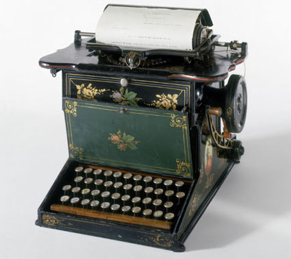 Picture 2 of 141 years, the first typewriter of mankind