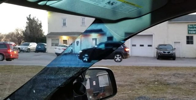 Picture 1 of 14-year-old girl invented how to eliminate blind spots on cars