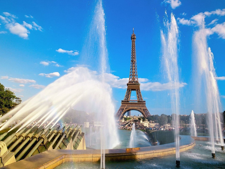 Picture 12 of 15 interesting secrets about the Eiffel Tower