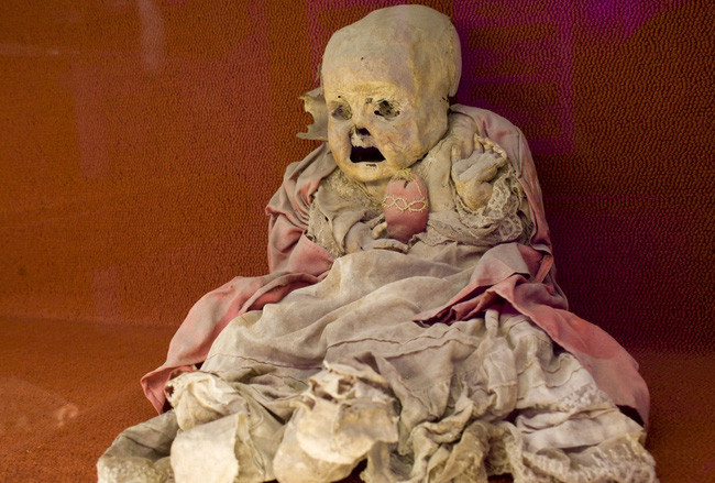 Picture 7 of 15 macabre locations that the bravest have to build their hair
